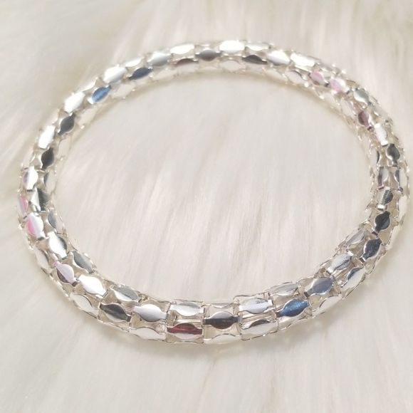 Lovely Rosetta Jewelry - Silvertone Bracelet 